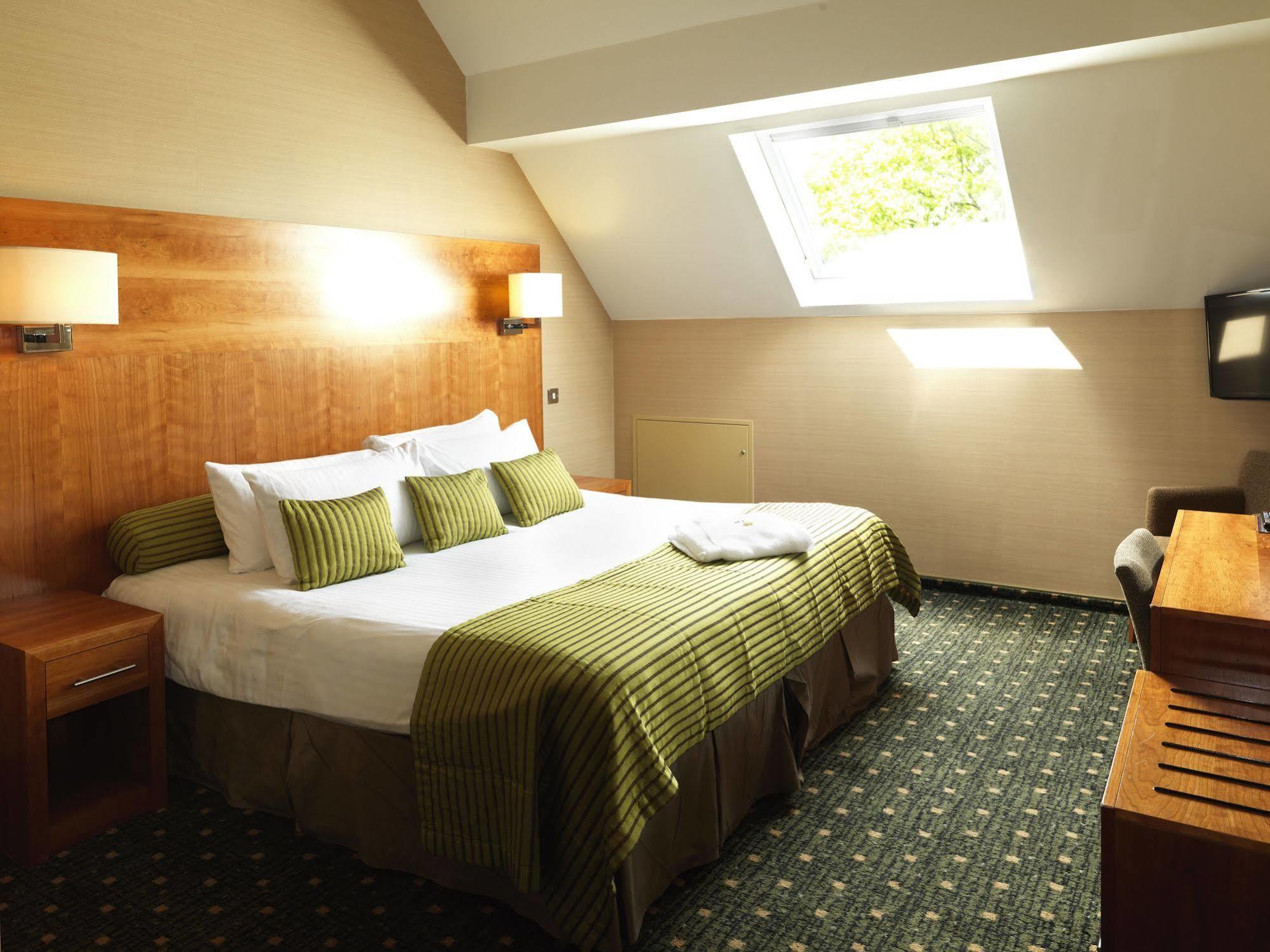 The Royal Toby Hotel Рочдейл Екстериор снимка