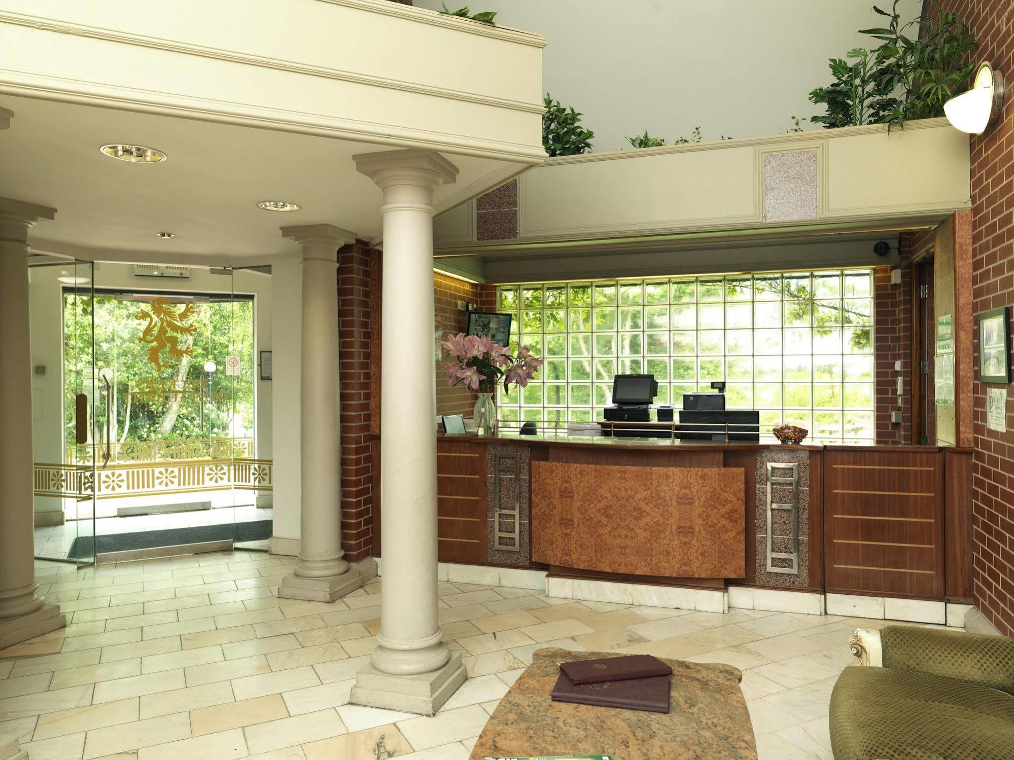 The Royal Toby Hotel Рочдейл Екстериор снимка